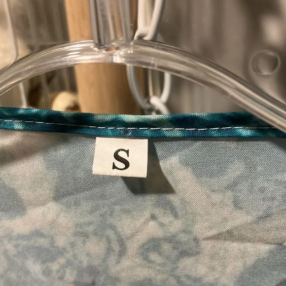 $5 Sale! Aqua Floral Dress - Picture 6 of 10